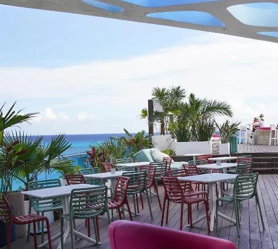 Condohotel The Carmen Deluxe Oceanview King *
