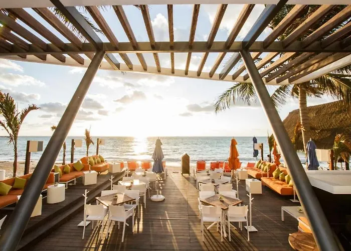 Aparthotel Condohotel The Carmen Deluxe Oceanview King *