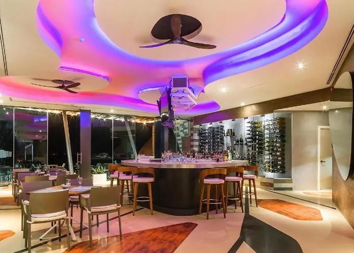Aparthotel Condohotel The Carmen Deluxe Oceanview King