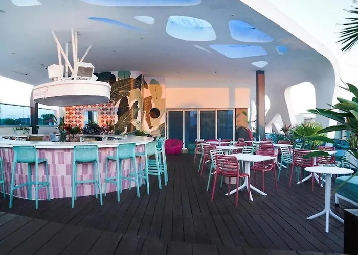 Aparthotel Condohotel The Carmen Deluxe Oceanview King *