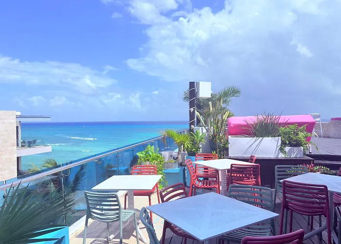 Condohotel The Carmen Deluxe Oceanview King