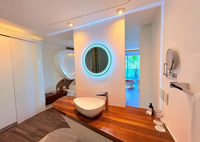 Condohotel The Carmen Deluxe Oceanview King Aparthotel *