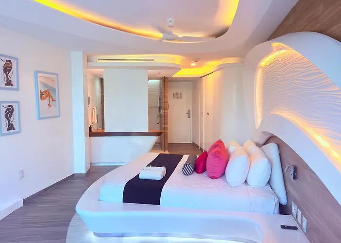 Condohotel The Carmen Deluxe Oceanview King Aparthotel