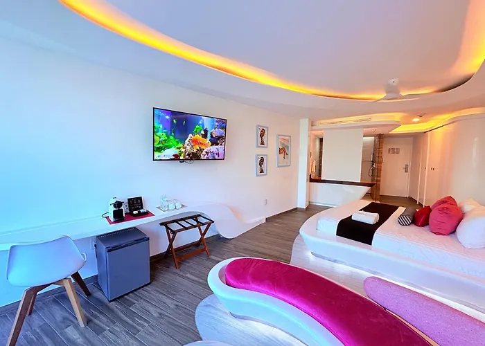 Aparthotel Condohotel The Carmen Deluxe Oceanview King *
