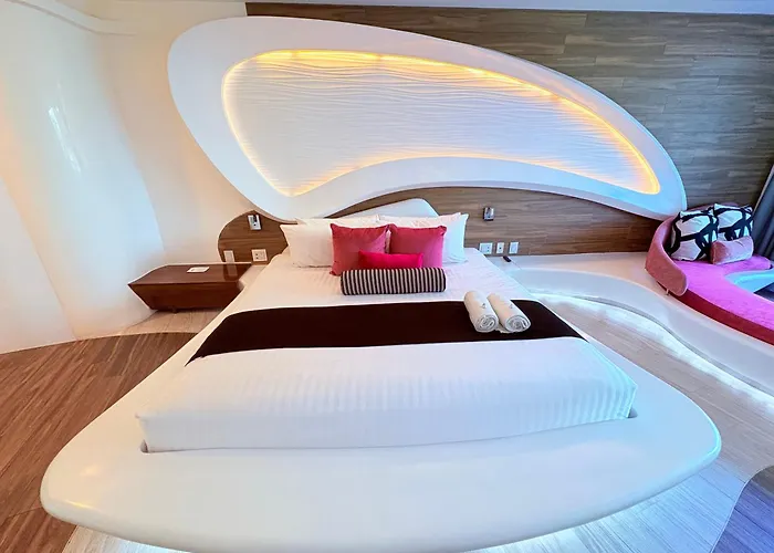 Condohotel The Carmen Deluxe Oceanview King