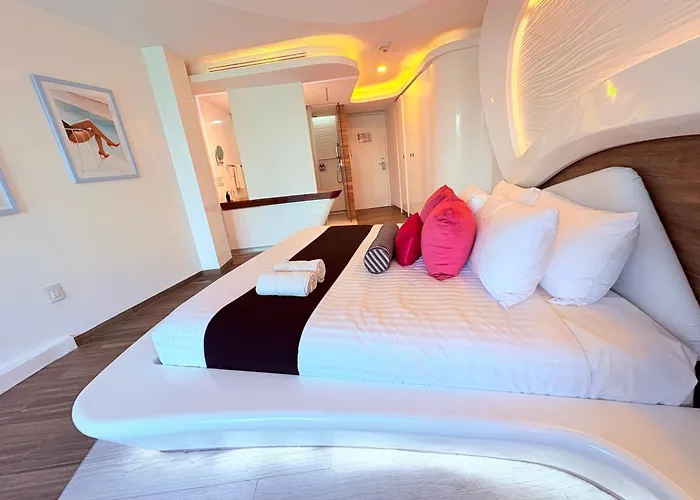 Aparthotel Condohotel The Carmen Deluxe Oceanview King *